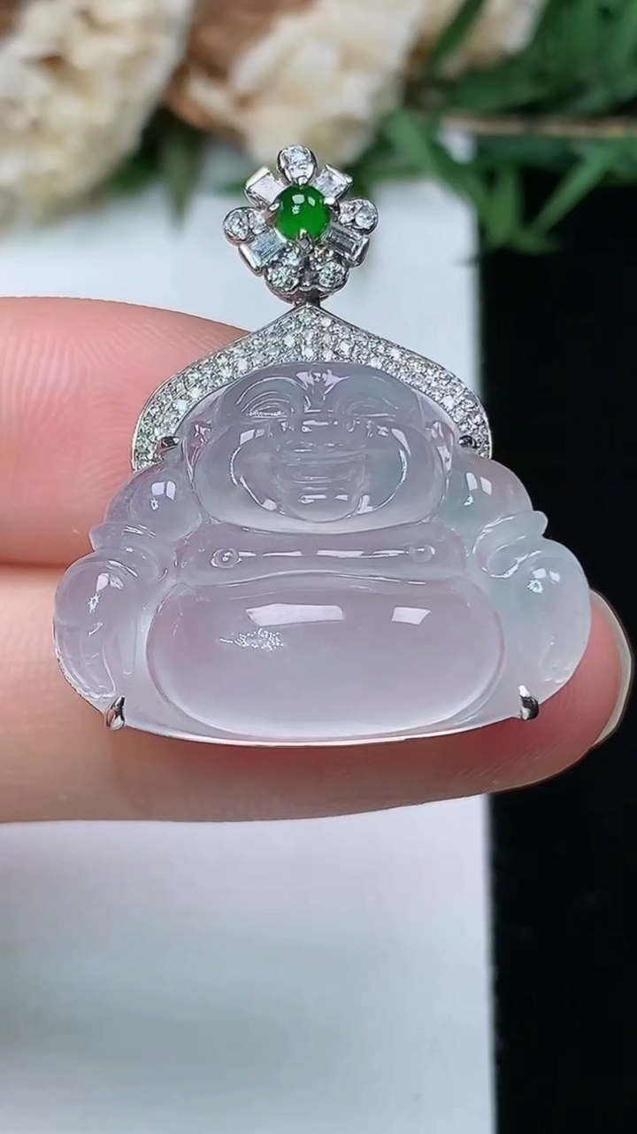 天然A货翡翠白冰佛公吊坠，尺寸17.3-24.5-9.9，重量:6.56g
3月28日