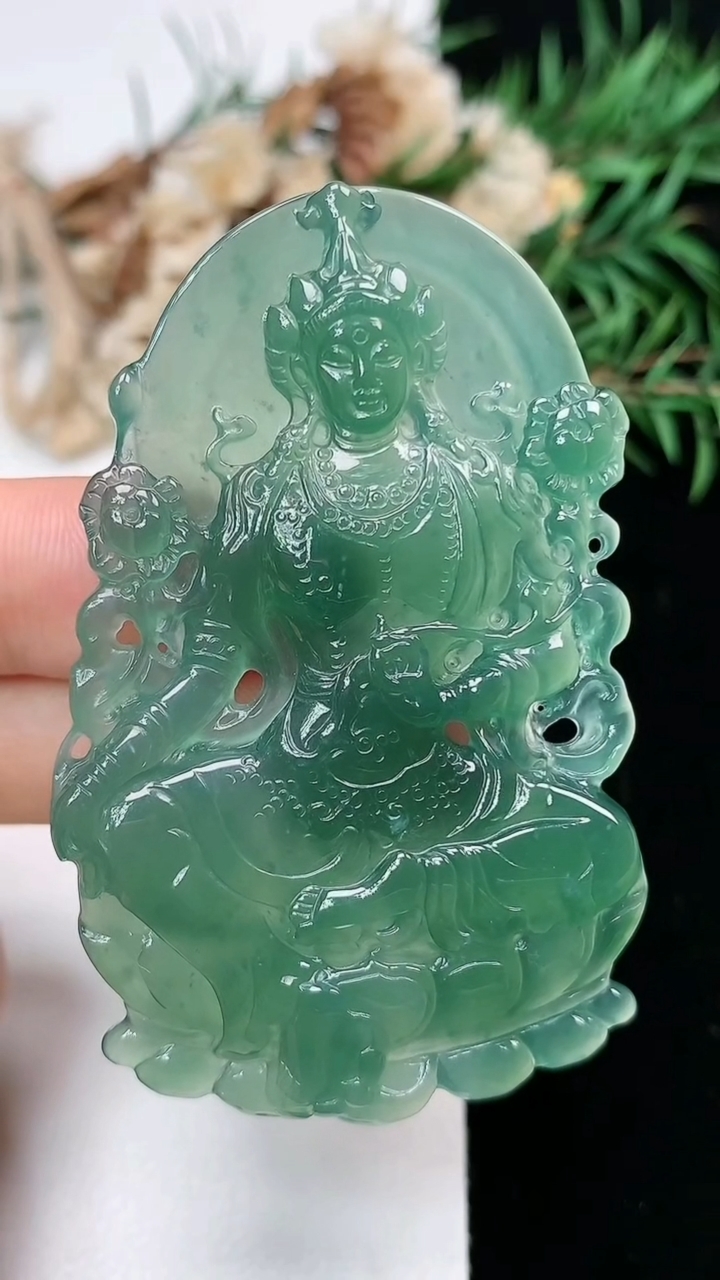 天然A货翡翠蓝水大势至观音菩萨吊坠，尺寸60.5-37-5，重量:22.05g
3月28日