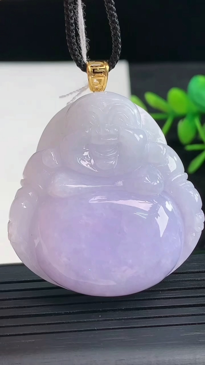 天然A货翡翠18K金紫罗兰福佛公吊坠尺寸44.2-42.9-12.9重量:41.59g
3月28日