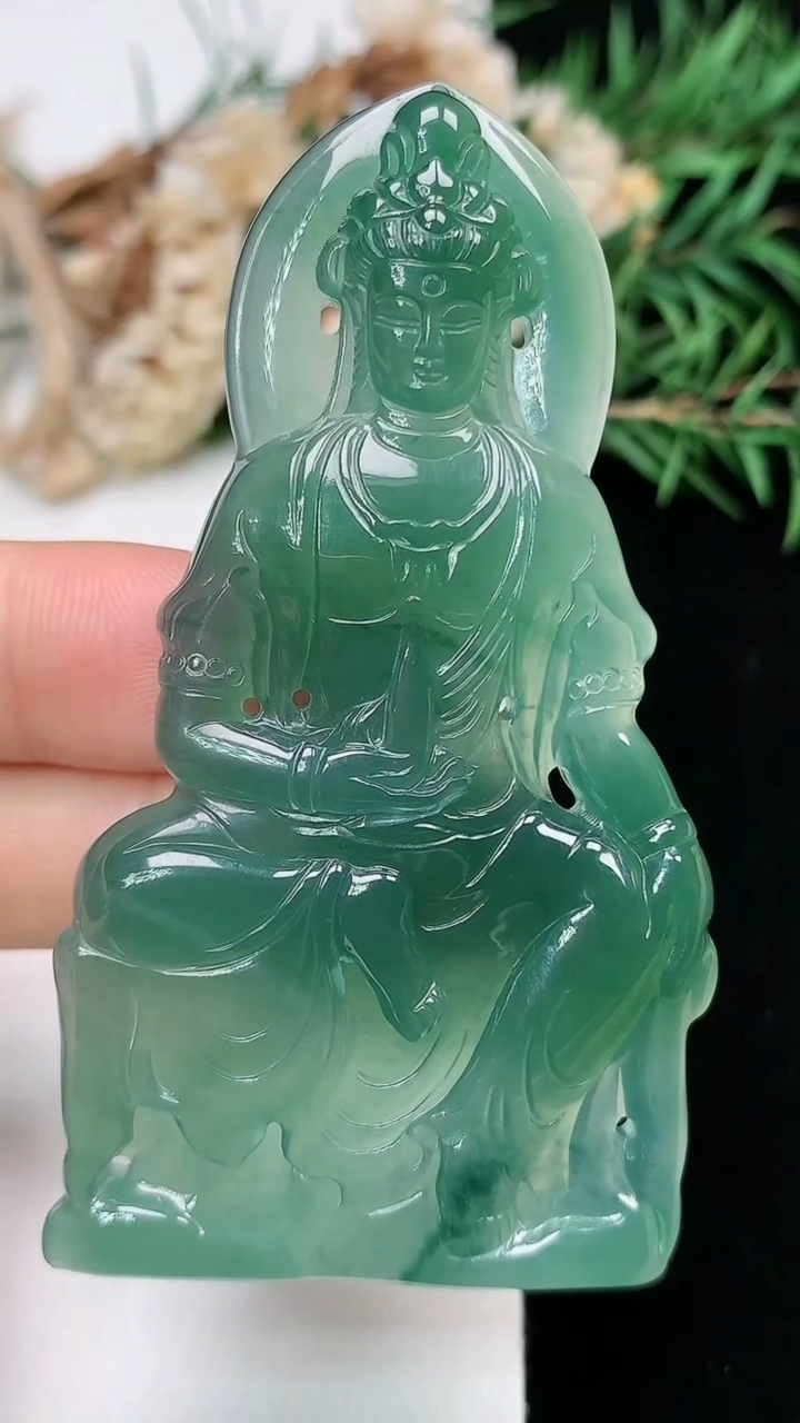 天然A货翡翠蓝水观音菩萨吊坠，尺寸69-36.2-6.3，重量:28.80g
3月28日