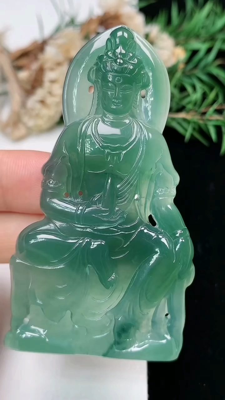 天然A货翡翠蓝水观音菩萨吊坠，尺寸69-36.2-6.3，重量:28.80g
3月28日