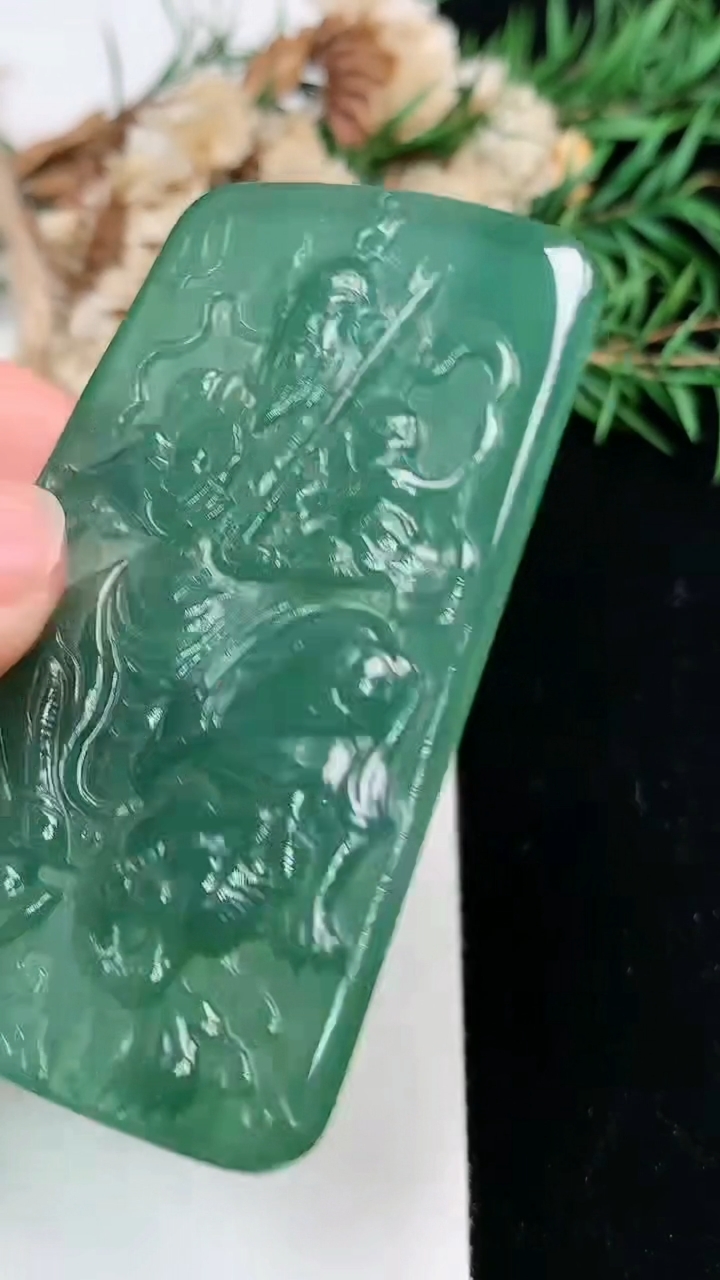 天然A货翡翠蓝水关公吊坠，尺寸63.3-39.6-5.5，重量:28.39g
3月28日