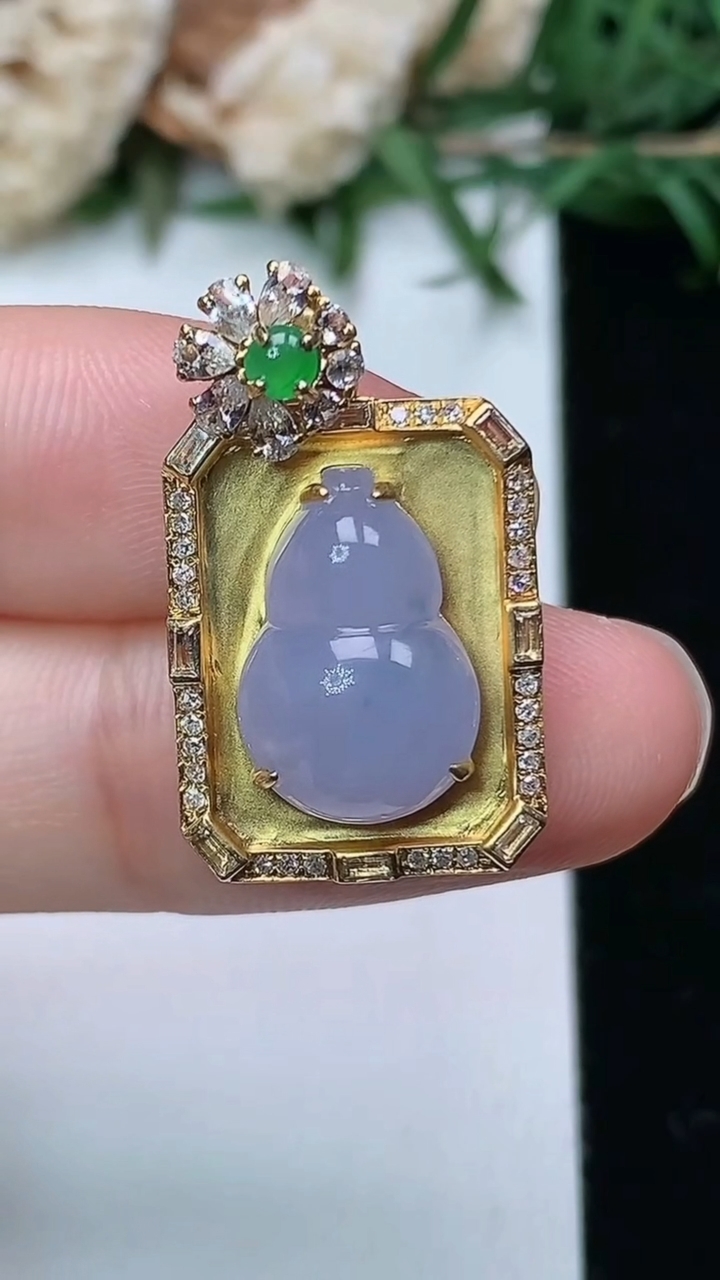 天然A货翡翠k金紫罗兰葫芦吊坠，尺寸26.5-14.7-7.6，裸石14-9.4，重量:3.44g
