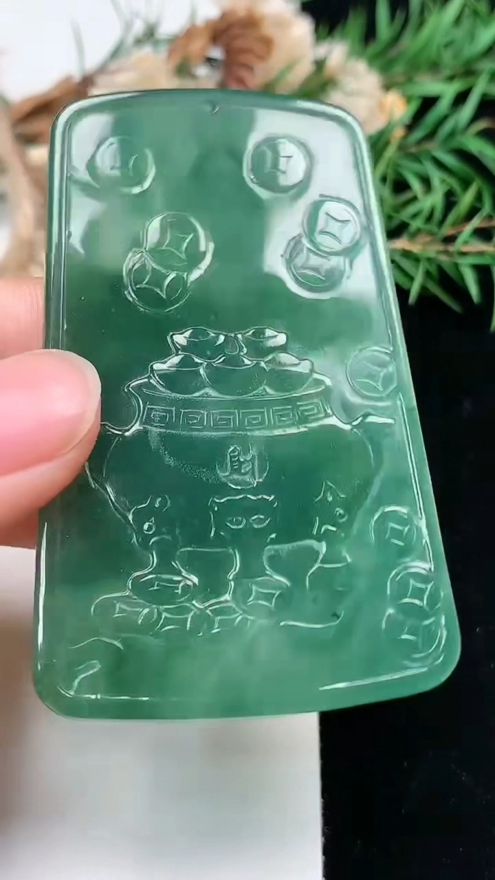 天然A货翡翠蓝水关公吊坠，尺寸63.3-39.6-5.5，重量:28.39g
3月28日