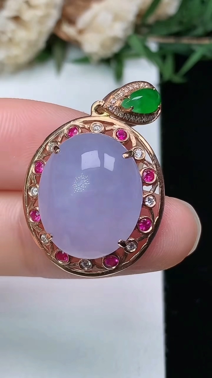 天然A货翡翠紫罗兰蛋面吊坠，尺寸32.3-19.9-9.9
3月28日