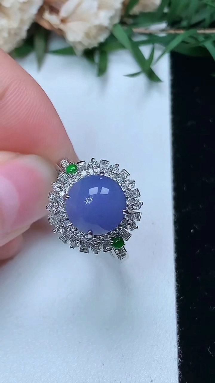 天然A货翡翠k金紫罗兰蛋面戒指，尺寸17.6-8.8-8.7，重量:5.13g2026年3月28日
