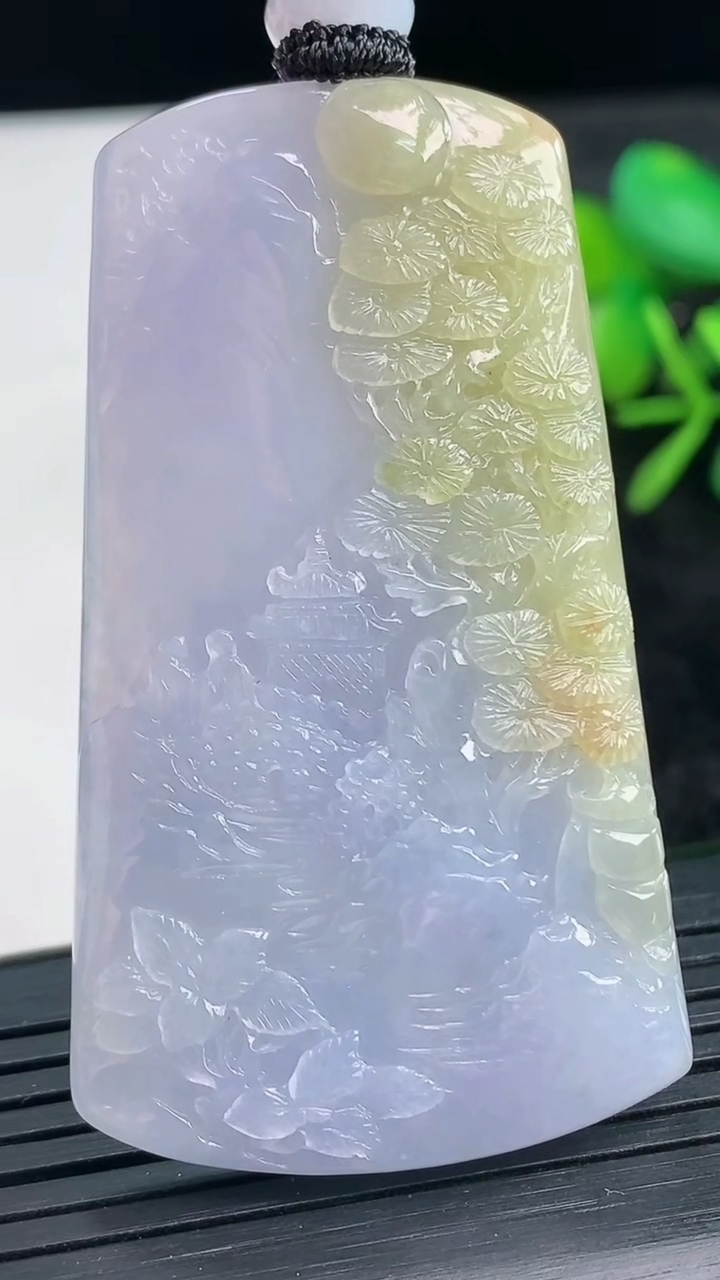 天然A货翡翠紫罗兰山水牌吊坠尺寸56.3-32.5-6.6重量:29.20g
3月28日