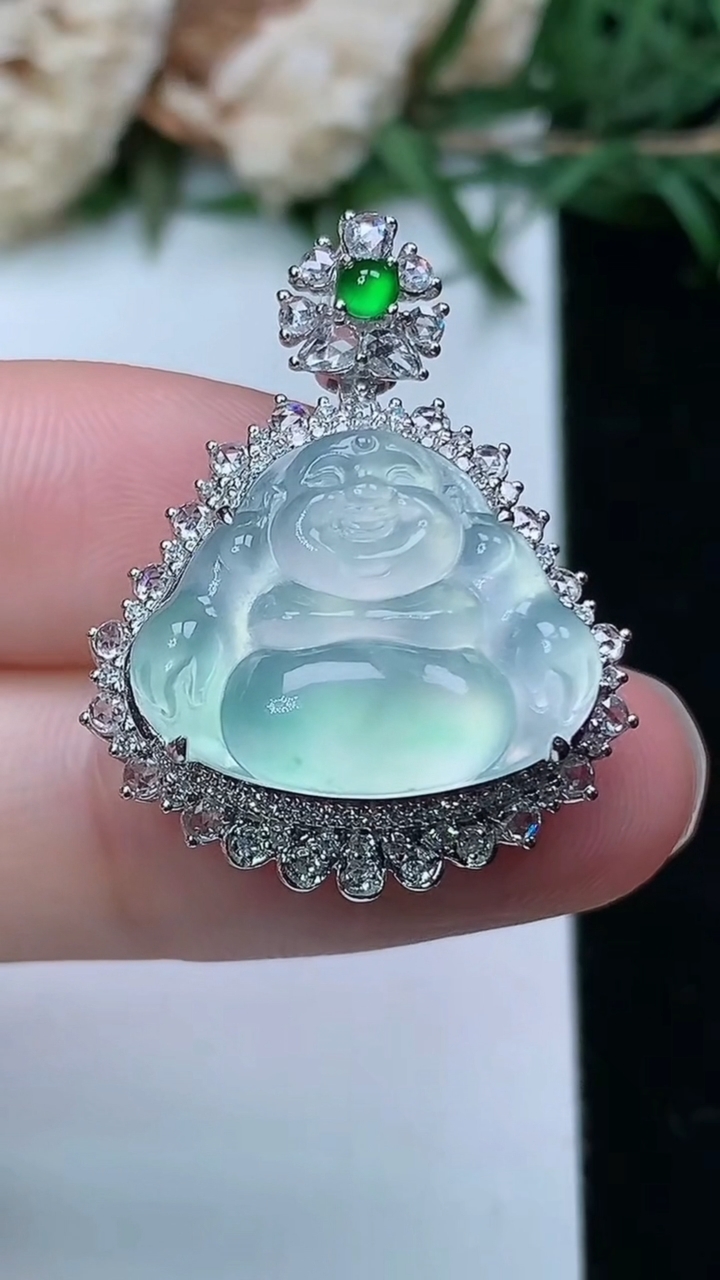 天然A货翡翠佛公吊坠，尺寸27.8-22.4-10.5，裸石14.3-18，重量:6.13g
3月28日