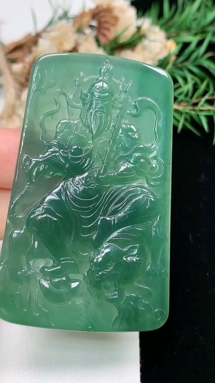 天然A货翡翠蓝水关公吊坠，尺寸63.3-39.6-5.5，重量:28.39g
3月28日