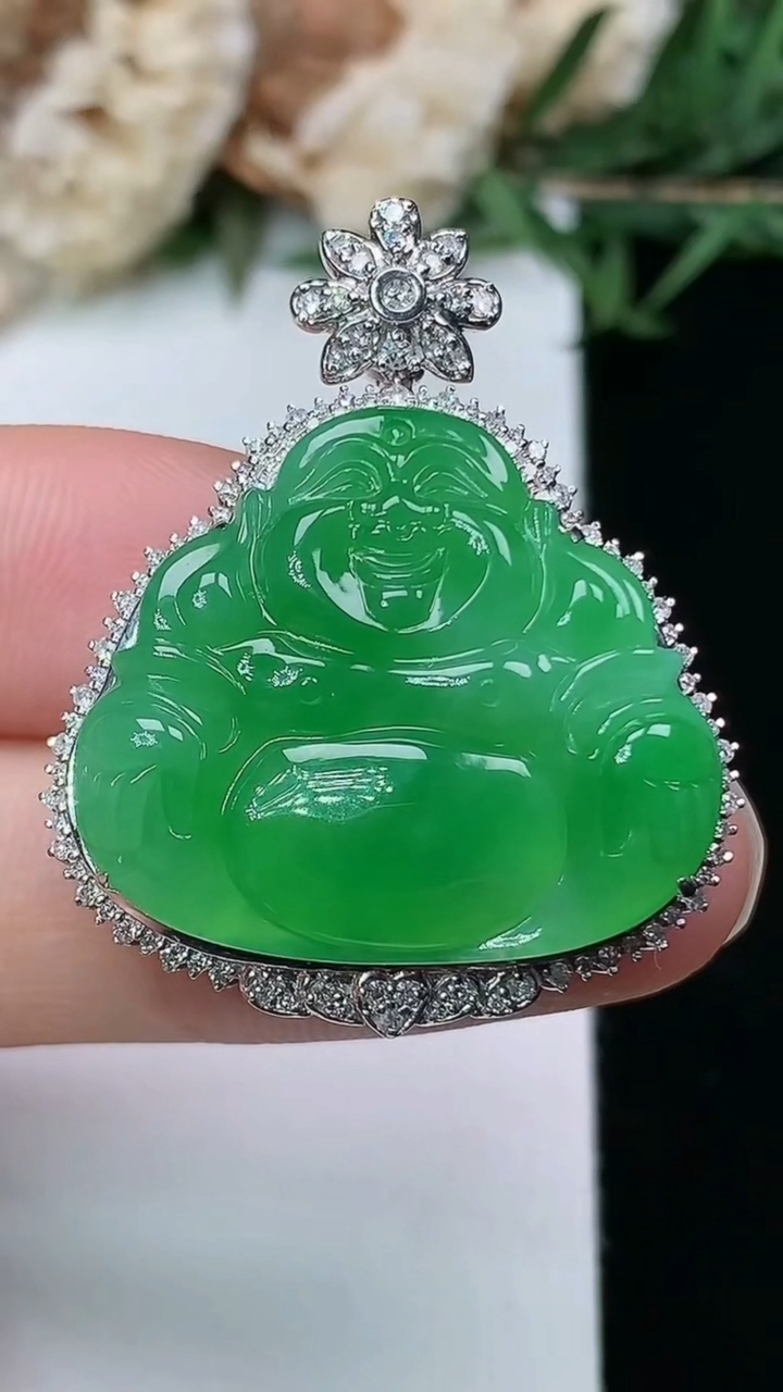 天然A货翡翠佛公吊坠，尺寸34-27.4-10.3，裸石21.3-24.4，重量:7.12g
3月2