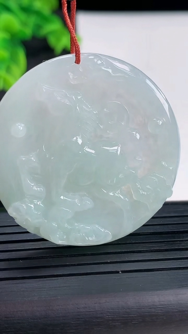 天然A货翡翠生肖马吊坠，尺寸43-5重量:19.28g
3月29日