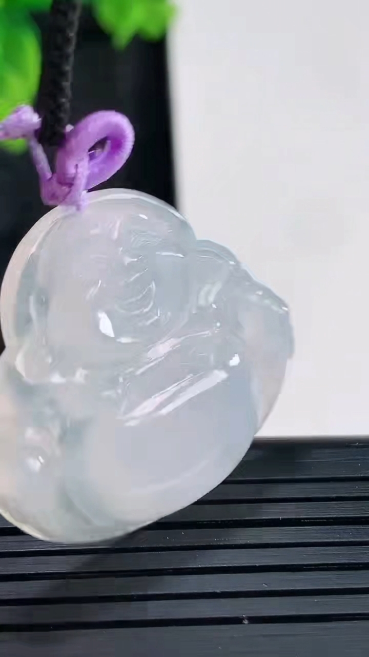 天然A货翡翠佛公吊坠，尺寸30-34-6.2重量:9.88g
3月29日