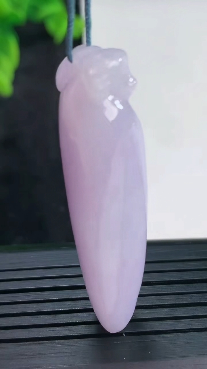 天然A货翡翠紫罗兰福瓜吊坠，尺寸46-15.5-12.5重量:15.50g
3月29日