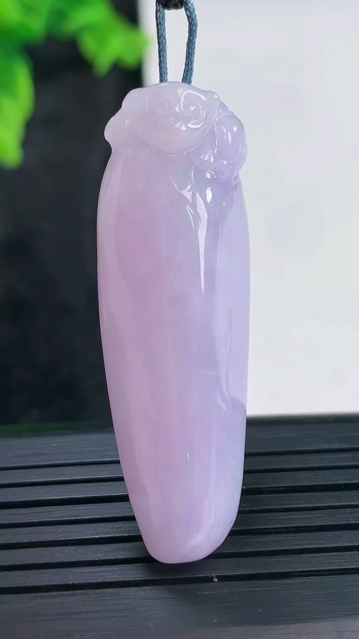 天然A货翡翠紫罗兰福瓜吊坠，尺寸46-15.5-12.5重量:15.50g
3月29日
