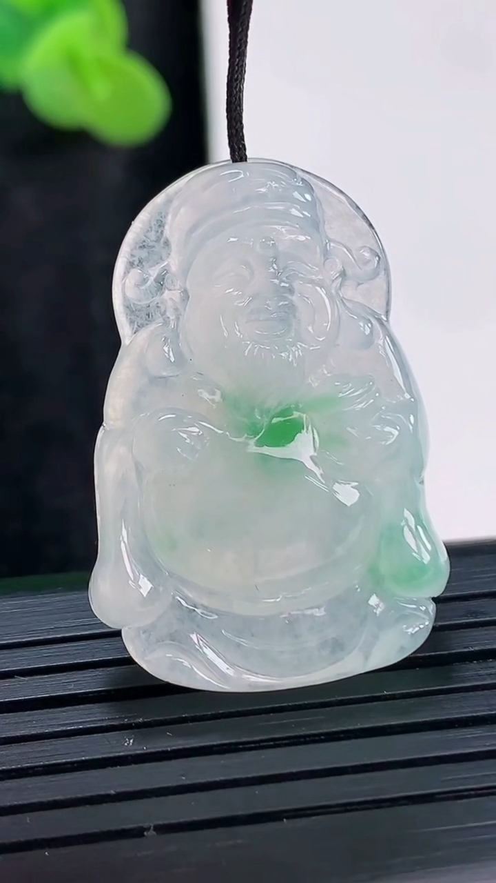 天然A货翡翠财神爷吊坠，尺寸32.5-22.5-6重量:7.57g
3月29日