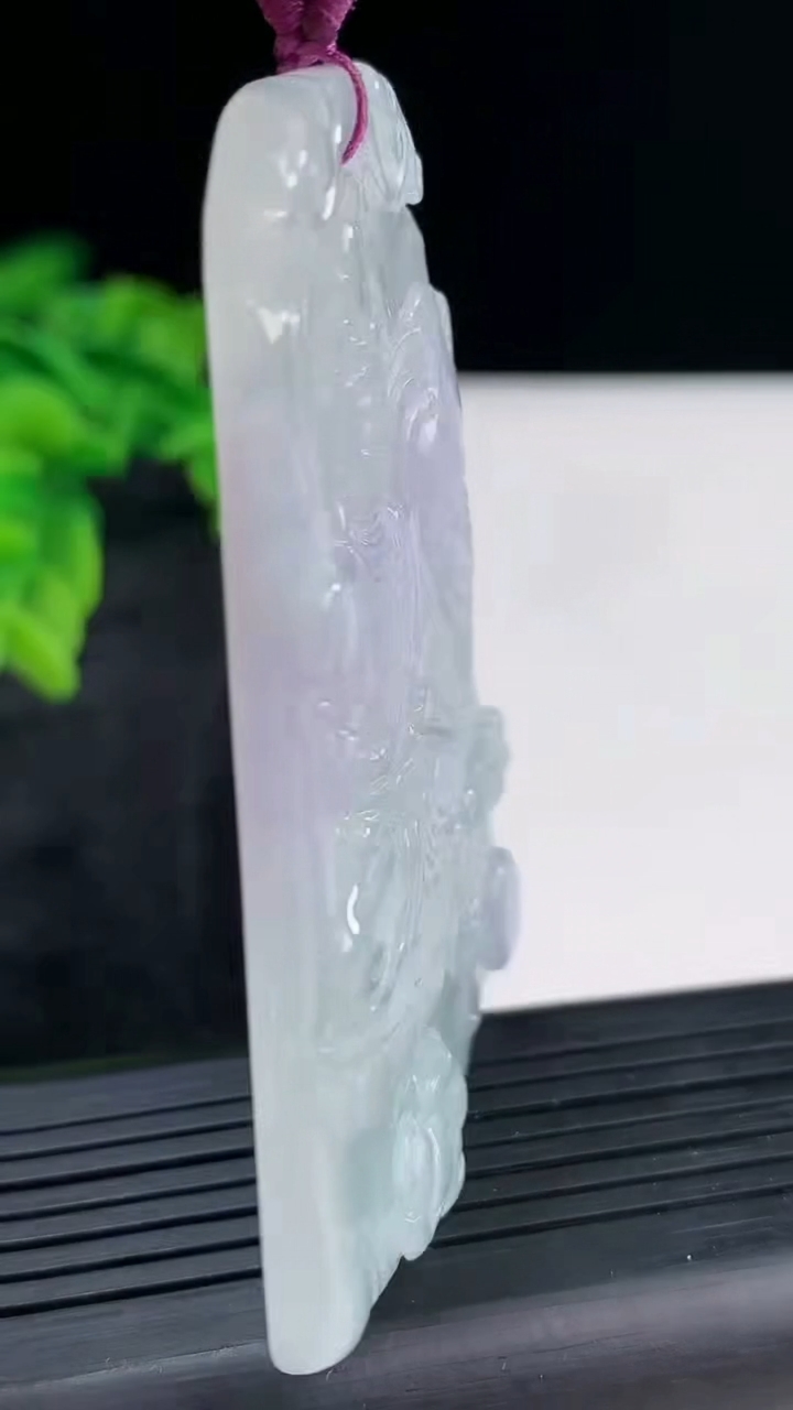 天然A货翡翠紫罗兰普贤菩萨吊坠，尺寸69-51-6重量:37.24g
3月29日