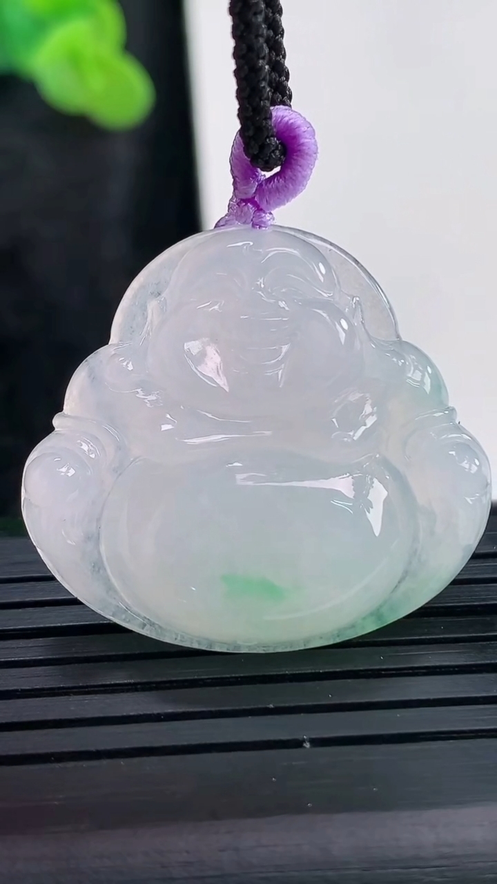 天然A货翡翠佛公吊坠，尺寸28.5-32-5.5重量:7.96g
3月29日