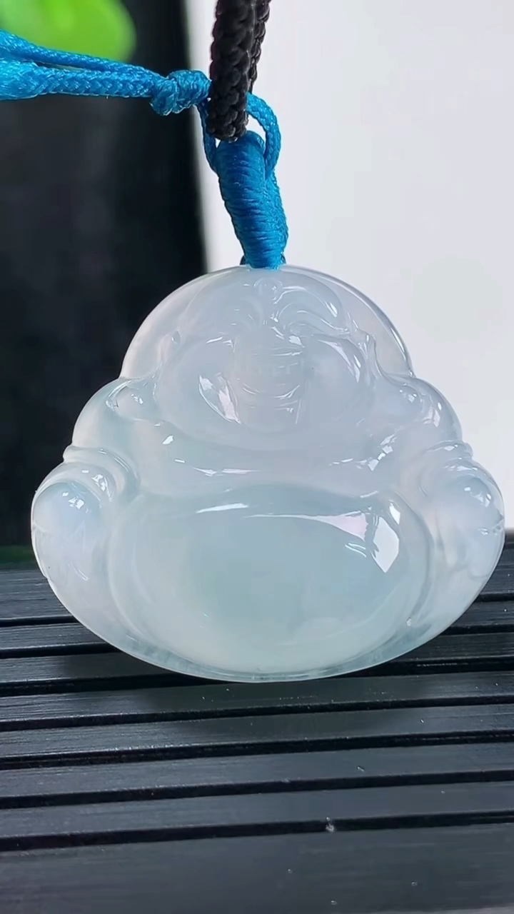 天然A货翡翠佛公吊坠，尺寸23.5-27-5.8重量:5.82g
3月29日