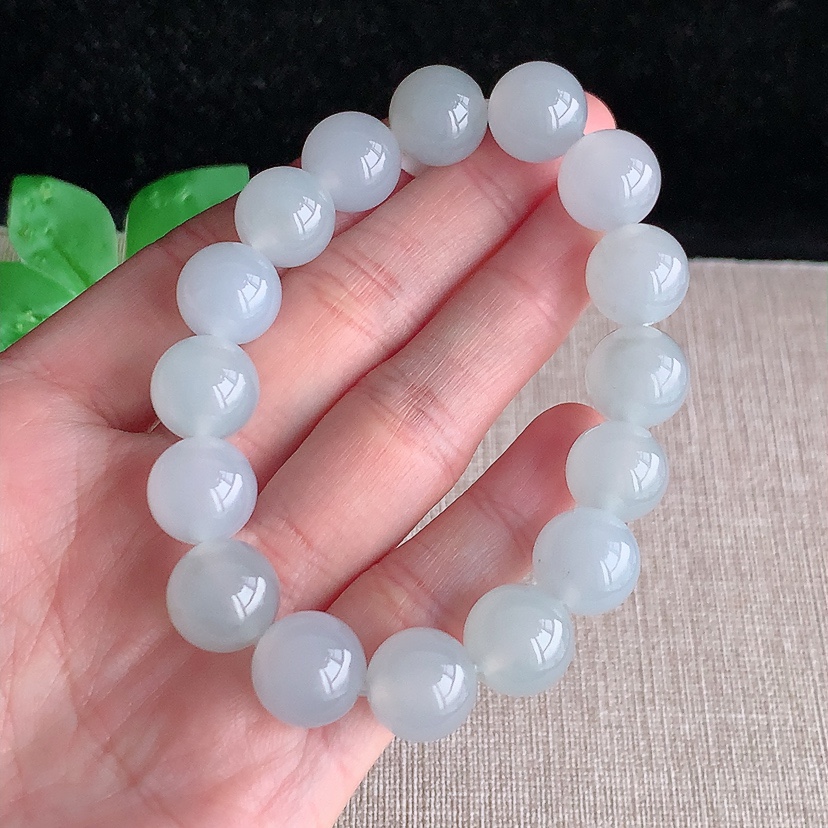 天然A货翡翠白冰白月光圆珠佛珠手串16颗 完
尺寸12mm 重量50.53g 0328