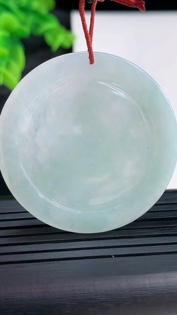 天然A货翡翠生肖马吊坠，尺寸43-5重量:19.28g
3月29日