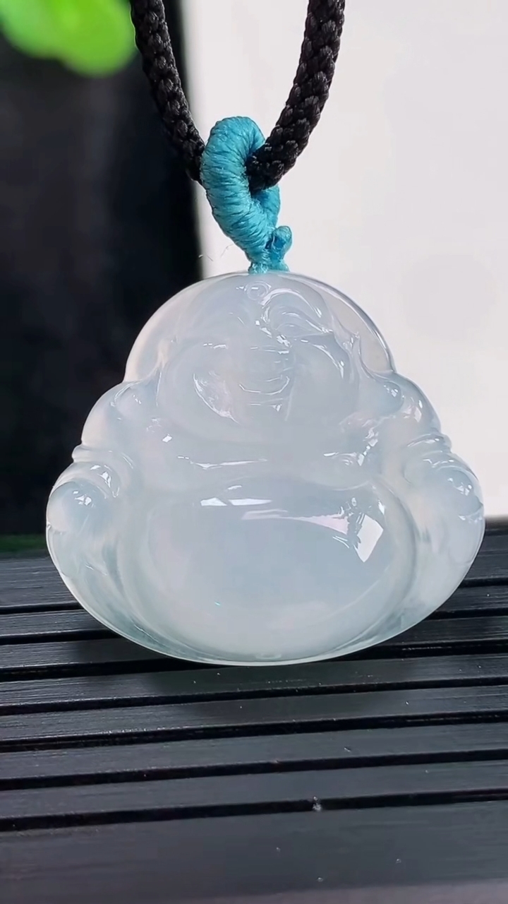 天然A货翡翠佛公吊坠，尺寸23-26-6重量:5.33g
3月29日