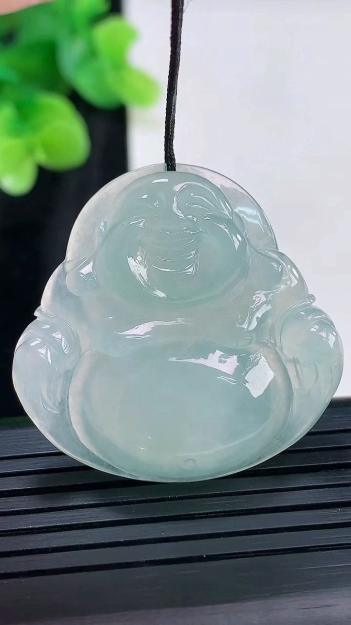 天然A货翡翠佛公吊坠，尺寸34.5-35-6.5重量:11.20g
3月30日