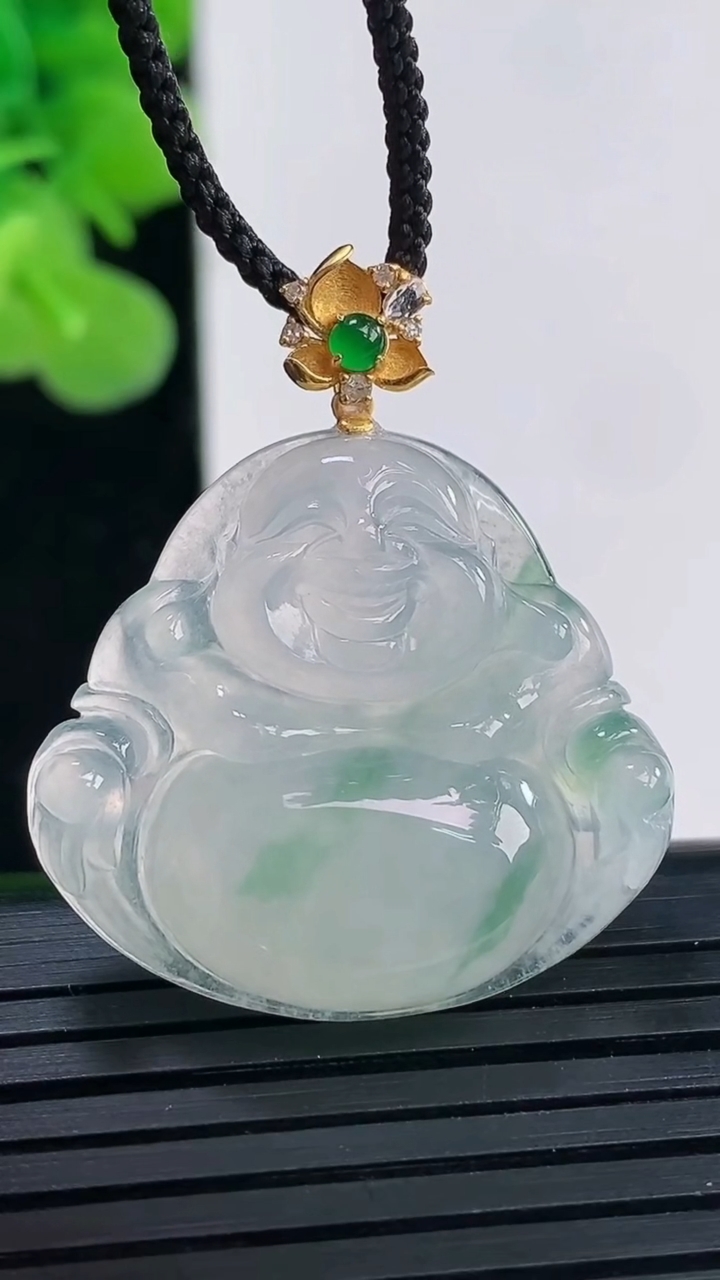 天然A货翡翠佛公吊坠尺寸25.7-28.3-6重量:6.90g
3月30日