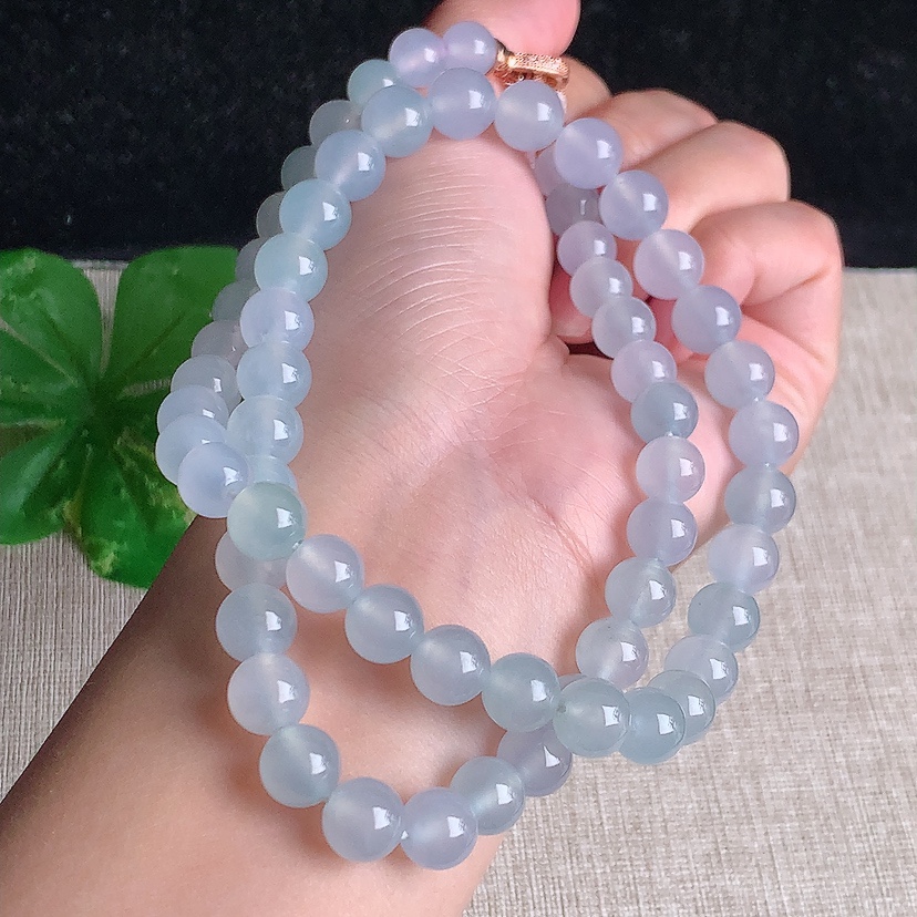 天然A货翡翠晴水圆珠项链毛衣链61颗 
尺寸9mm 重量70.63g 0329