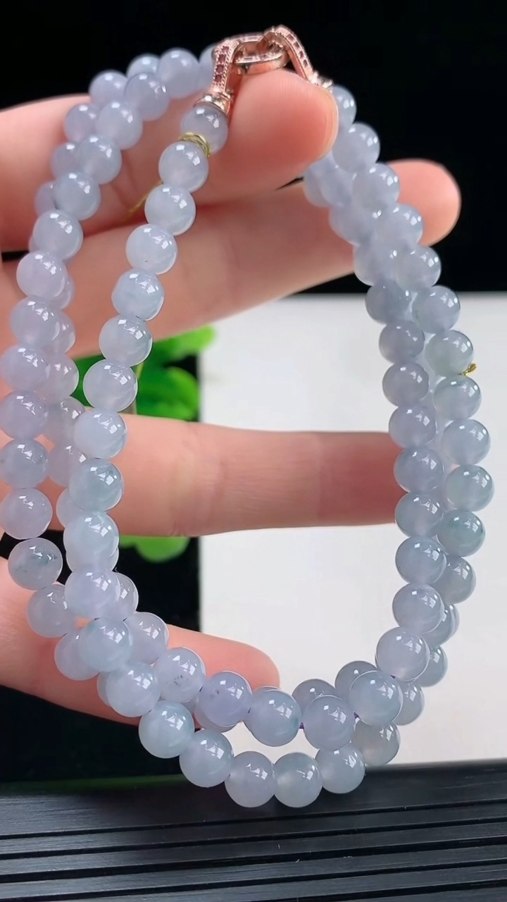 天然A货翡翠紫罗兰圆珠项链尺寸5.8-108颗重量:39.93g3月30日
工厂直销收藏佳品,种好水