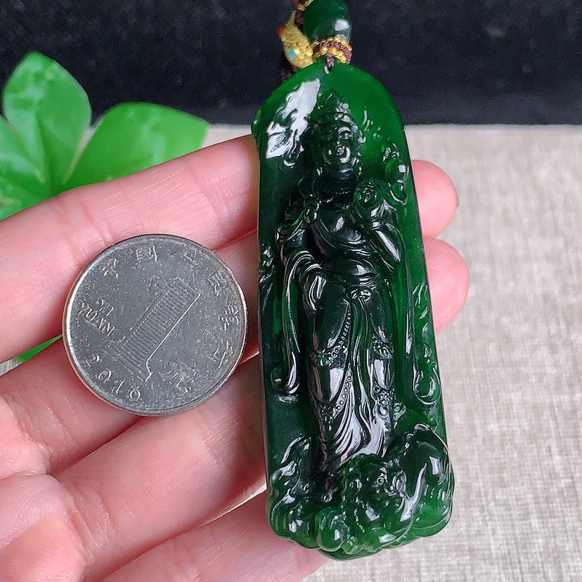 天然A货翡翠满绿文殊菩萨吊坠 
尺寸69-24-11mm 重量37.23g 0329