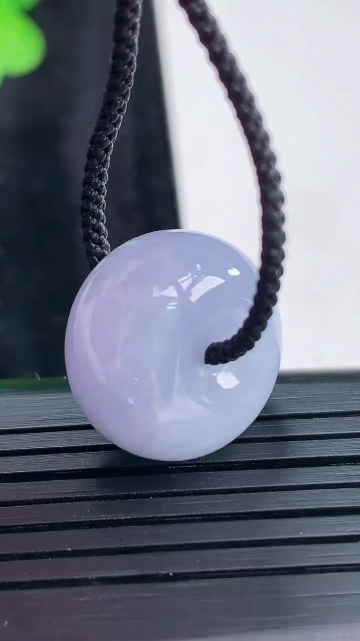 天然A货翡翠紫罗兰路路通吊坠，尺寸19-12重量:9.22g
3月30日