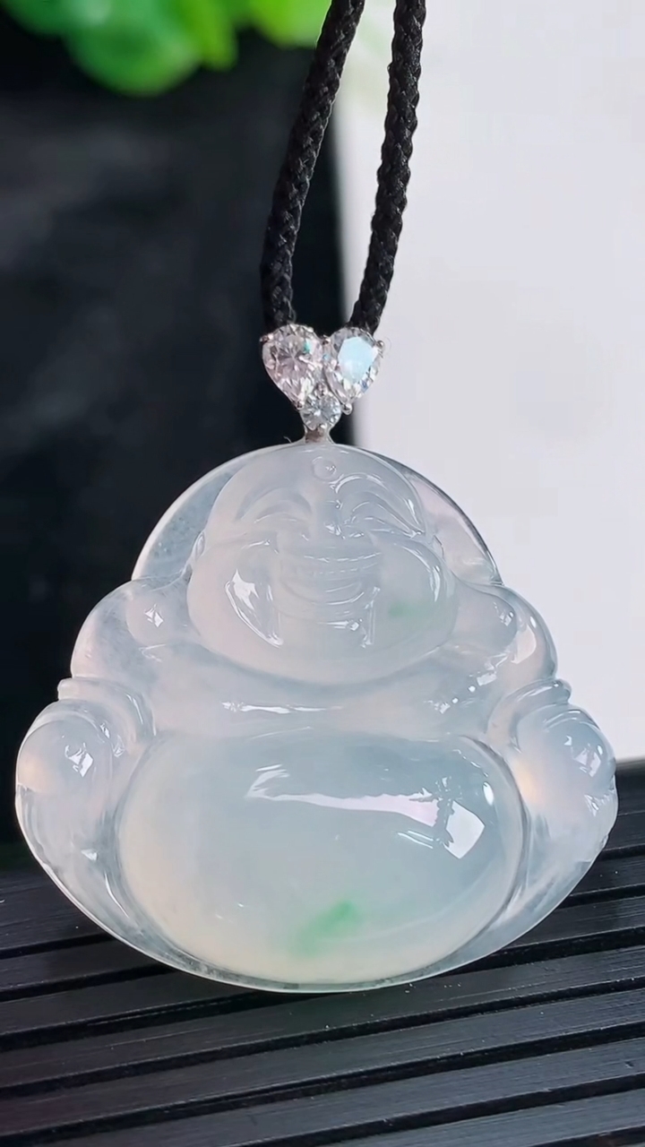 天然A货翡翠佛公吊坠，尺寸26.5-29.5-6.2重量:7.42g
3月30日