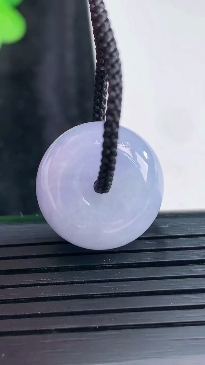 天然A货翡翠紫罗兰路路通吊坠，尺寸19-12重量:9.22g
3月30日