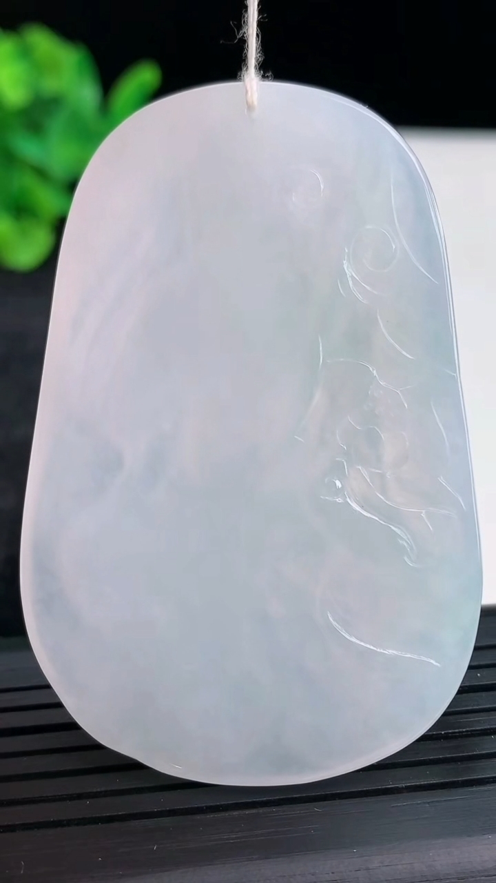 天然A货翡翠文殊菩萨吊坠，尺寸64-41-5重量:35.84g
3月30日