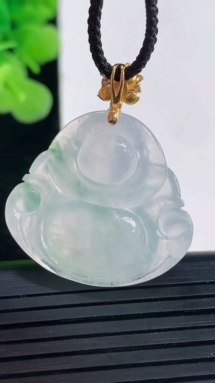 天然A货翡翠佛公吊坠尺寸25.7-28.3-6重量:6.90g
3月30日