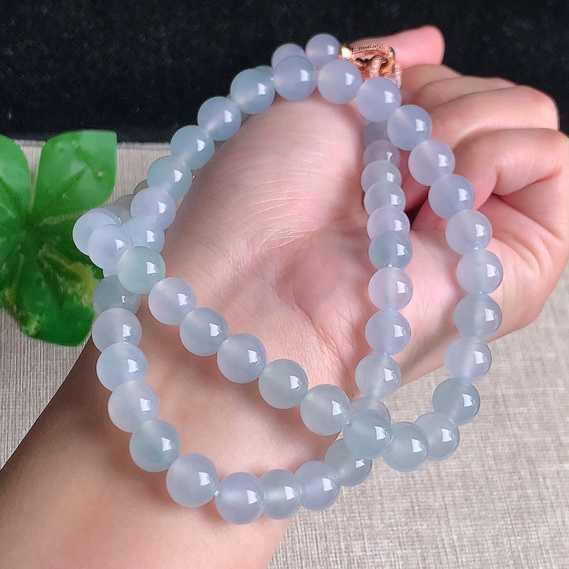 天然A货翡翠晴水圆珠项链毛衣链61颗 
尺寸9mm 重量70.63g 0329