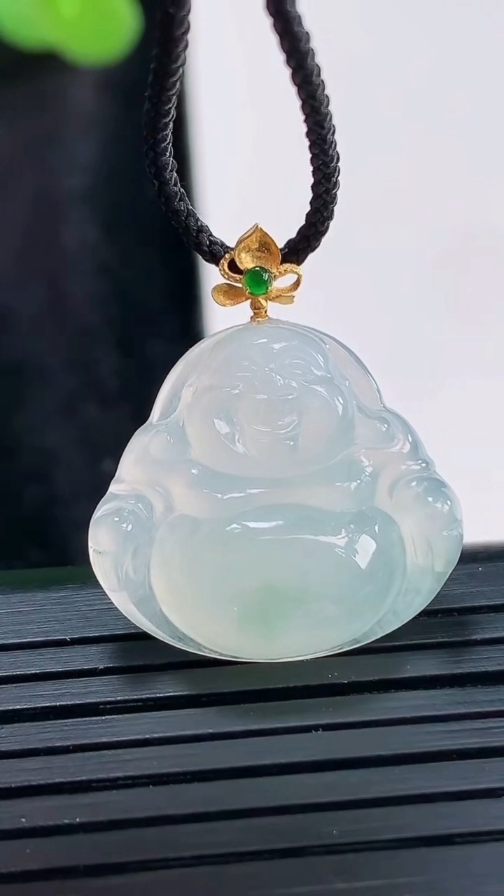天然A货翡翠佛公吊坠，尺寸19-21-5重量:3.39g
3月30日