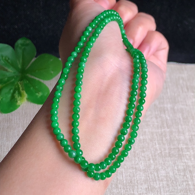 天然A货翡翠满绿圆珠小米珠项链毛衣链 
尺寸3.5mm 重量13.80g 0329