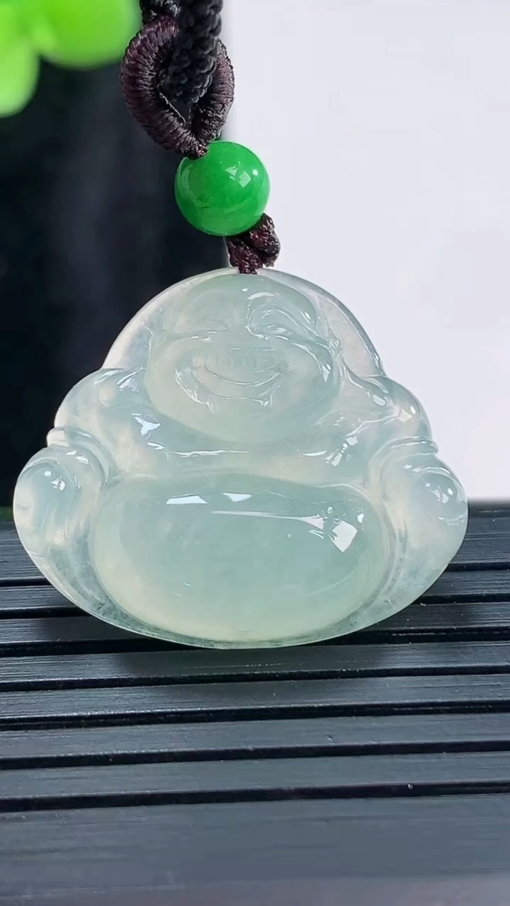 天然A货翡翠佛公吊坠，尺寸21-25-5.5重量:4.56g
3月30日