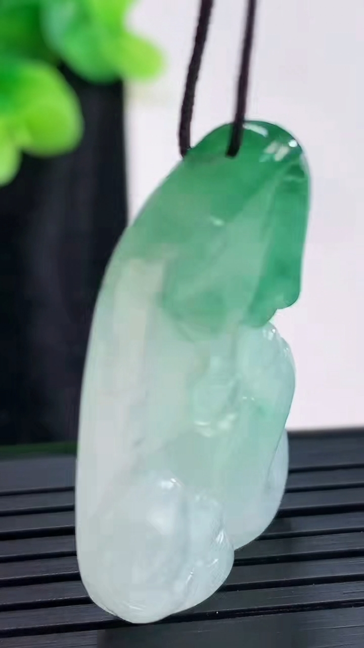 天然A货翡翠悟道佛吊坠，尺寸42-23-6重量:10.58g
3月30日