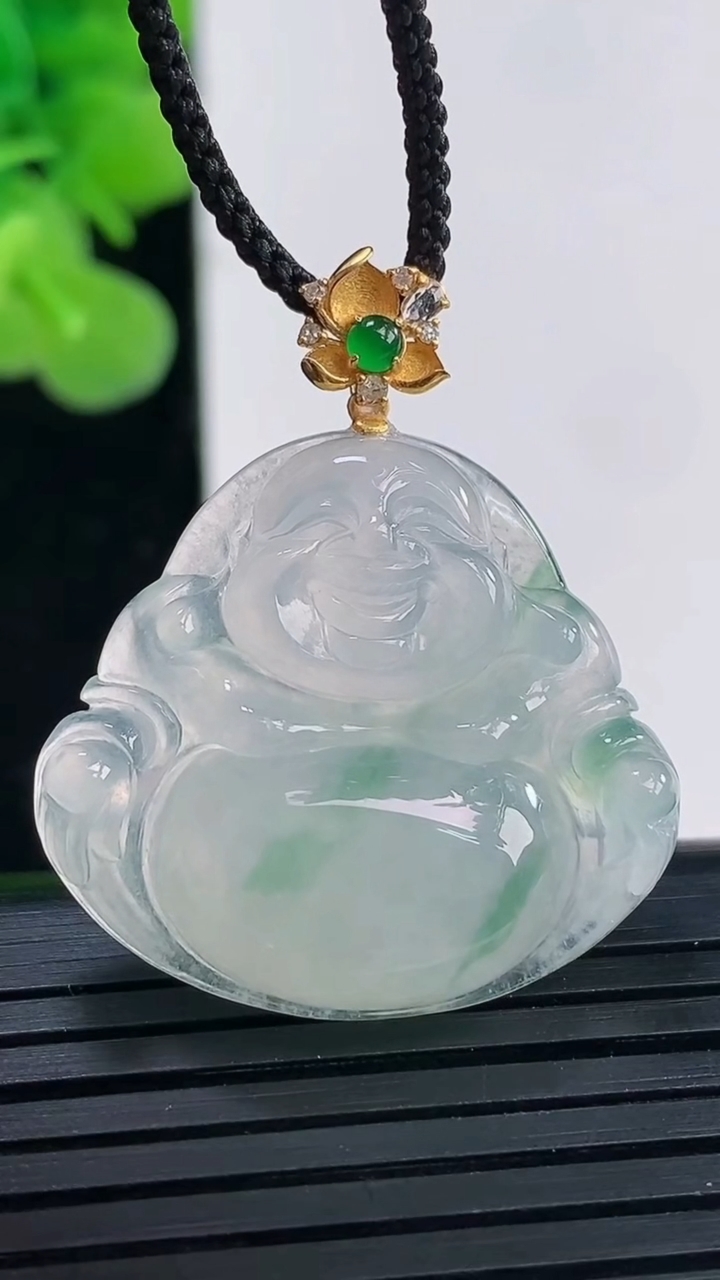 天然A货翡翠佛公吊坠尺寸25.7-28.3-6重量:6.90g
3月30日