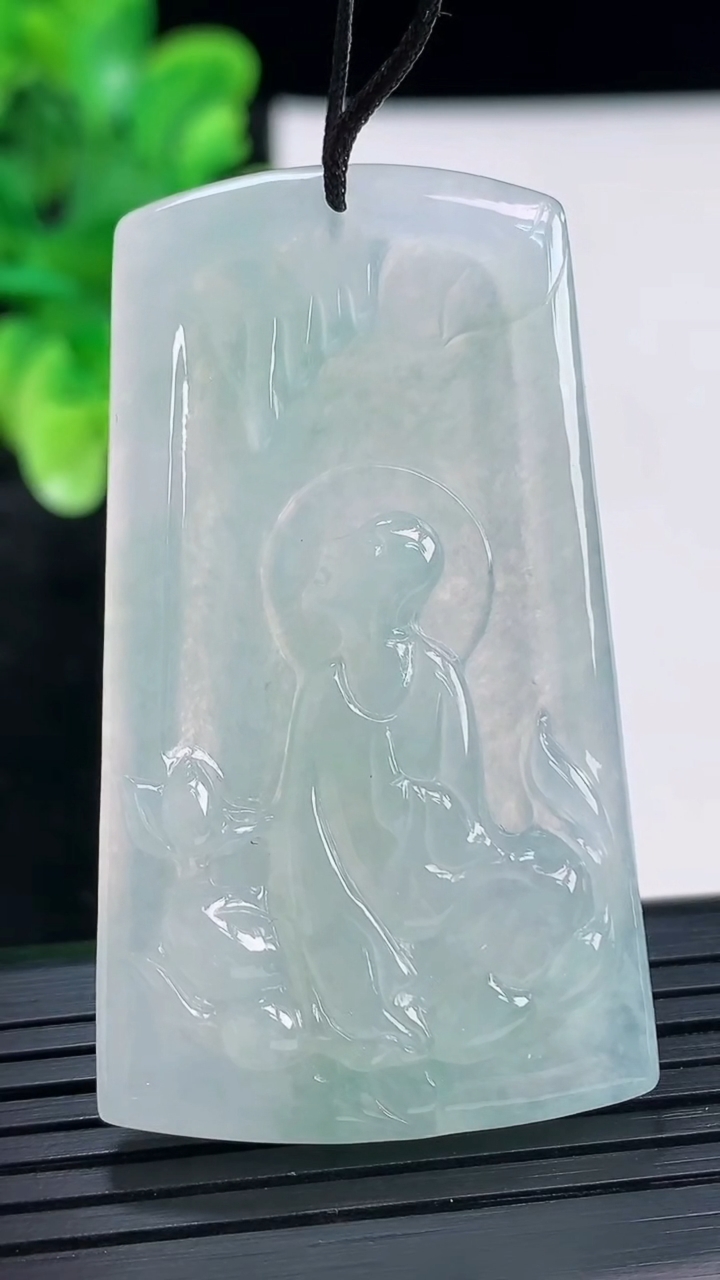 天然A货翡翠悟道佛吊坠，尺寸51.6-29.6-6重量:17.24g
3月30日