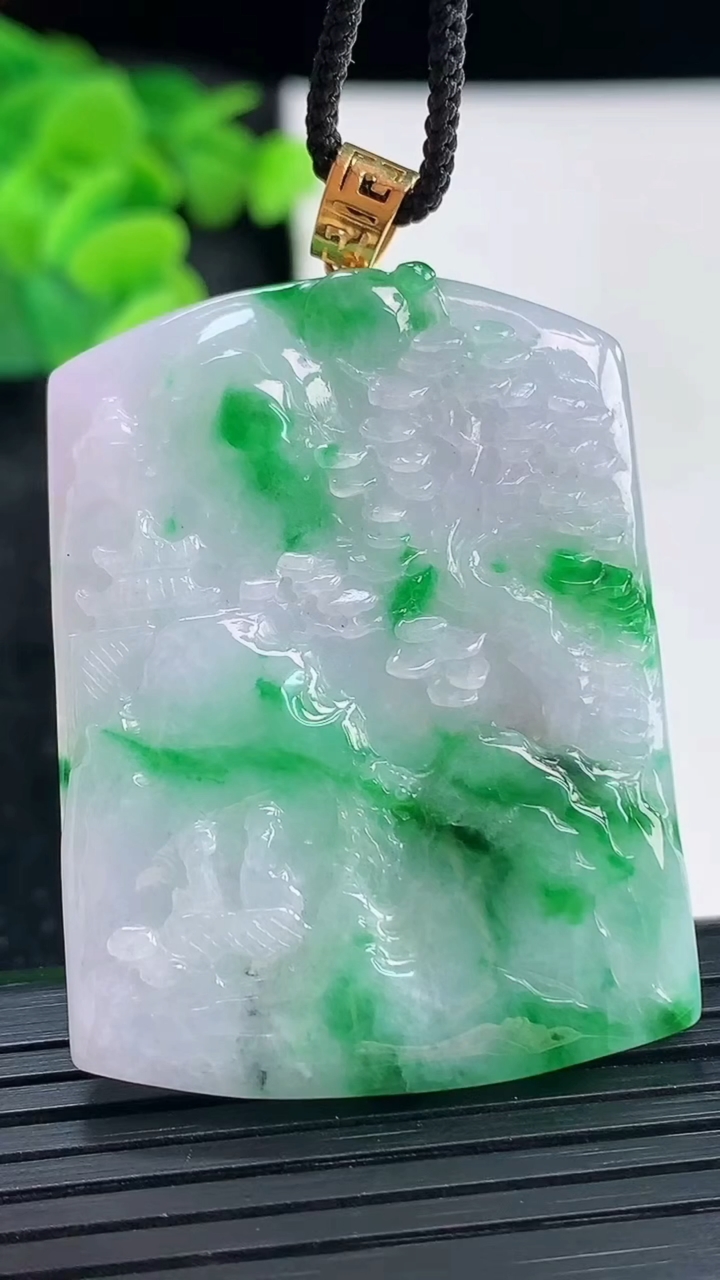 天然A货翡翠山水牌吊坠，尺寸44.5-33-5.5重量:20.20g
3月30日