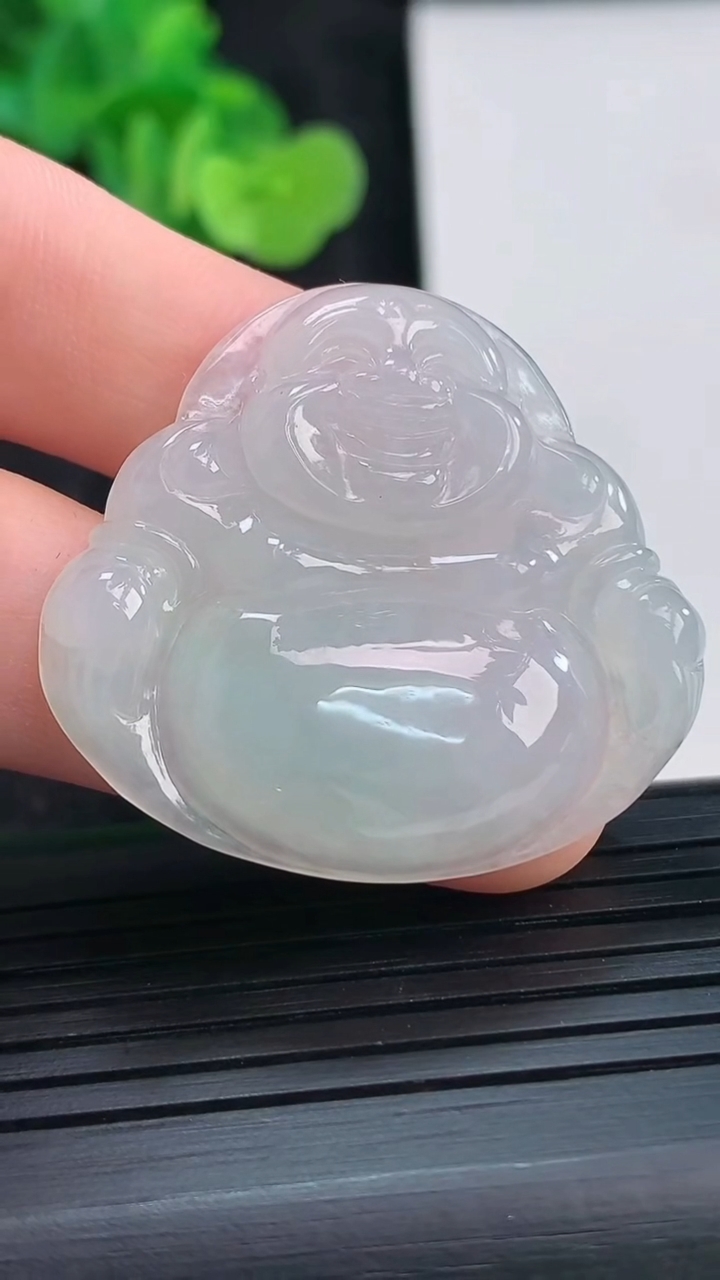 天然A货翡翠佛公吊坠，尺寸33.6-36.5-6重量:10.46g
3月30日