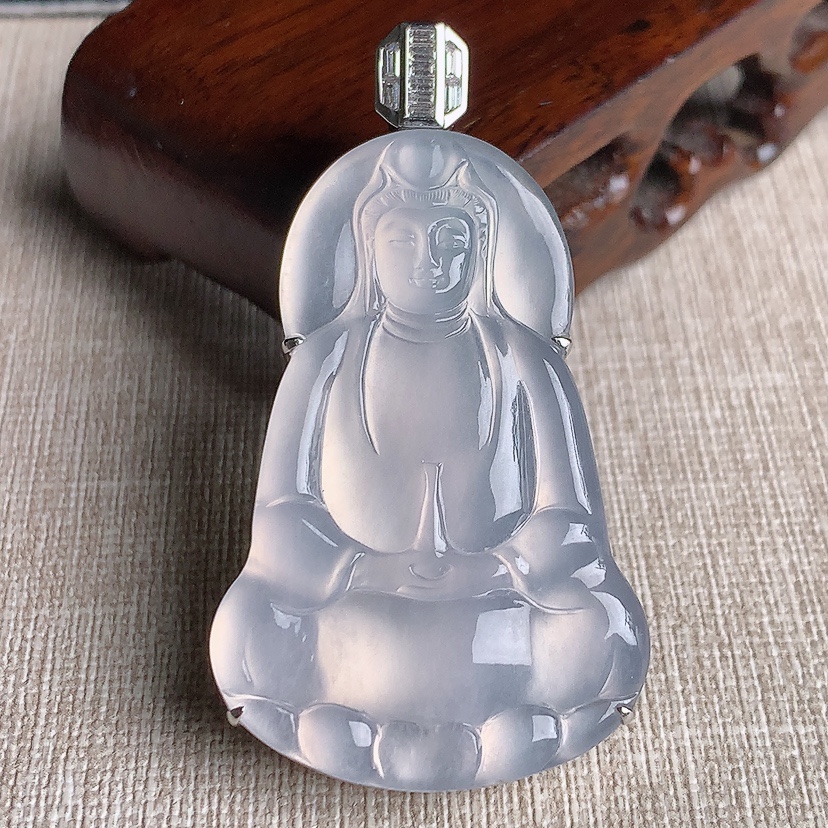 天然A货翡翠18K金伴钻镶嵌白冰白月光正装观音吊坠 
尺寸54.8-46.2-30-10mm 重量17.08g 0329