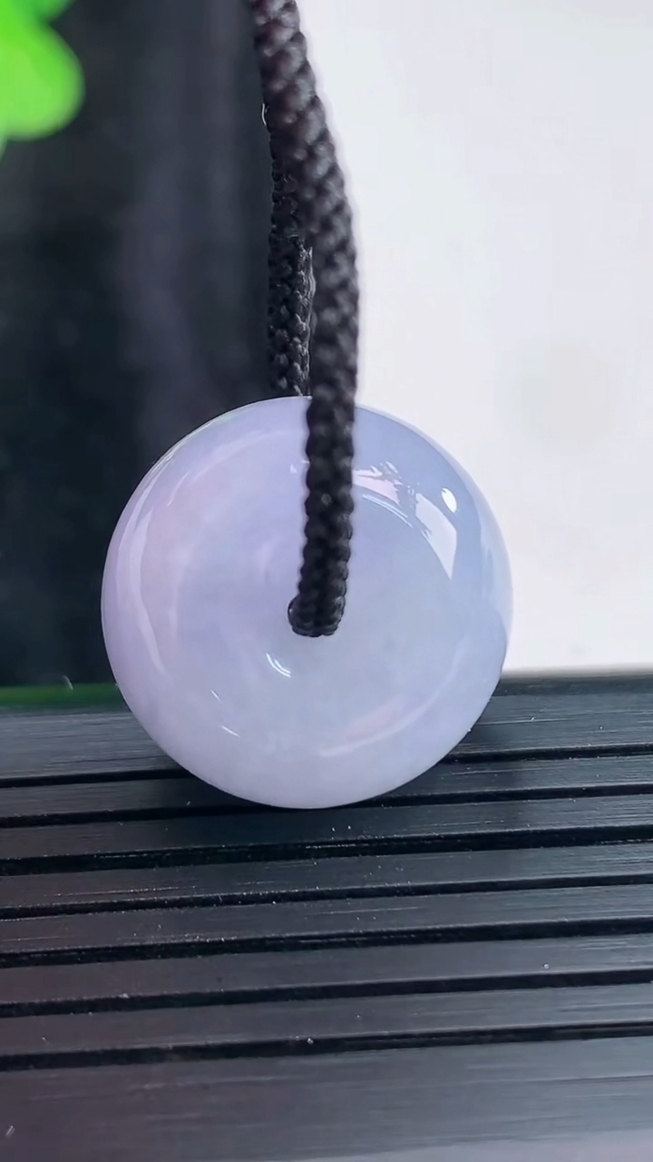 天然A货翡翠紫罗兰路路通吊坠，尺寸19-12重量:9.22g
3月30日