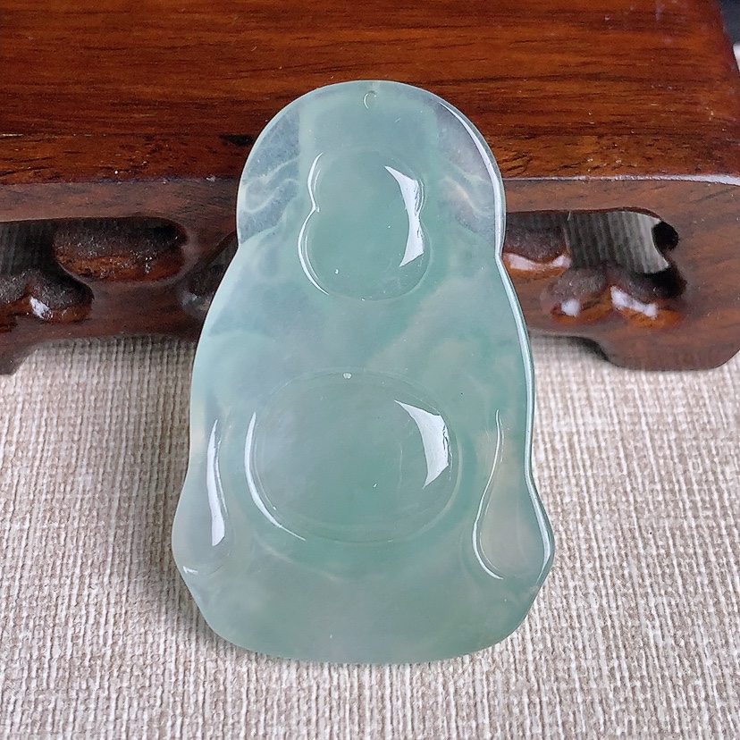 天然A货翡翠晴水财神爷吊坠 
尺寸48-31.4-5.5mm 重量15.00g 0329