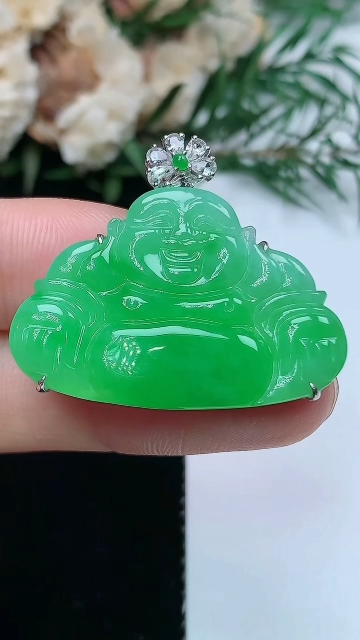 天然A货翡翠佛公吊坠，尺寸21.7-32-5.5，重量:5.88g
3月31日