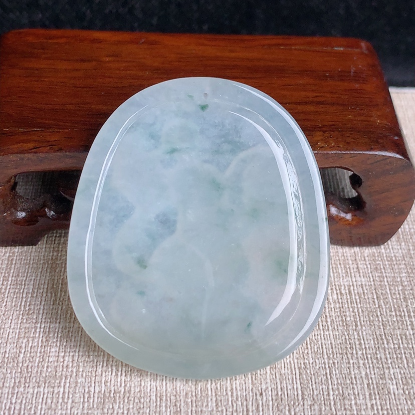 天然A货翡翠飘花生肖猴吊坠 
尺寸51.7-45-5.5mm 重量23.63g 0329