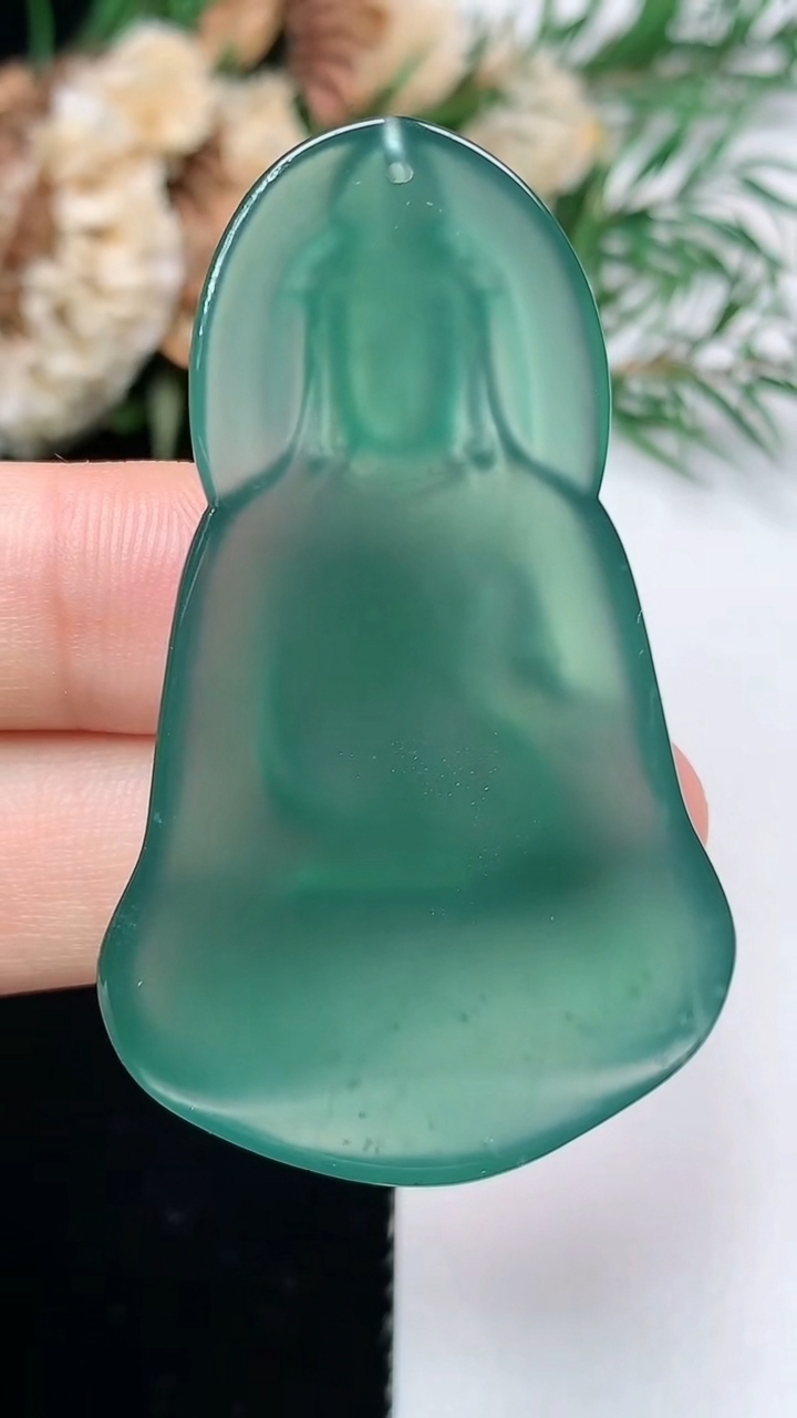 天然A货翡翠蓝水素衣观音吊坠，尺寸50-30.6-4.8，重量:13.01g
3月31日